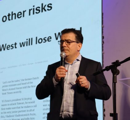 Referência mundial em computação quântica, Michele Mosca destaca importância da segurança cibernética na era quântica